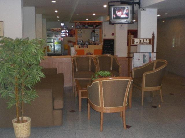 伯伦斯公寓酒店 曼谷 外观 照片
